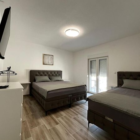 Twin Apartments Ivanica Luaran gambar
