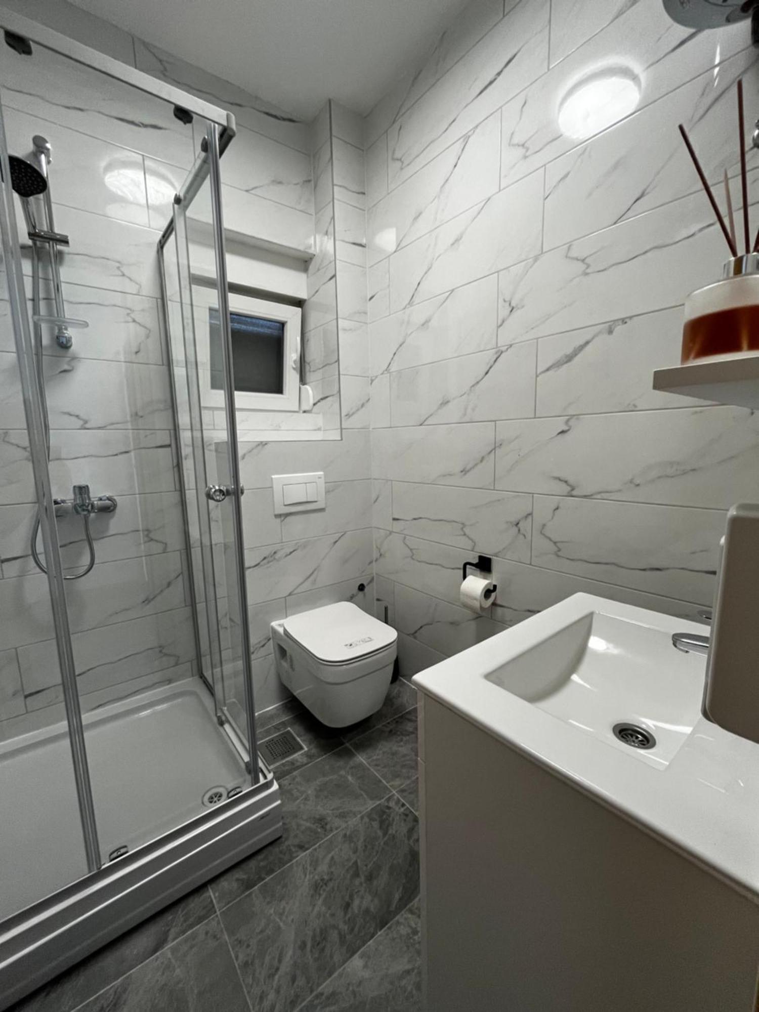 Twin Apartments Ivanica Luaran gambar