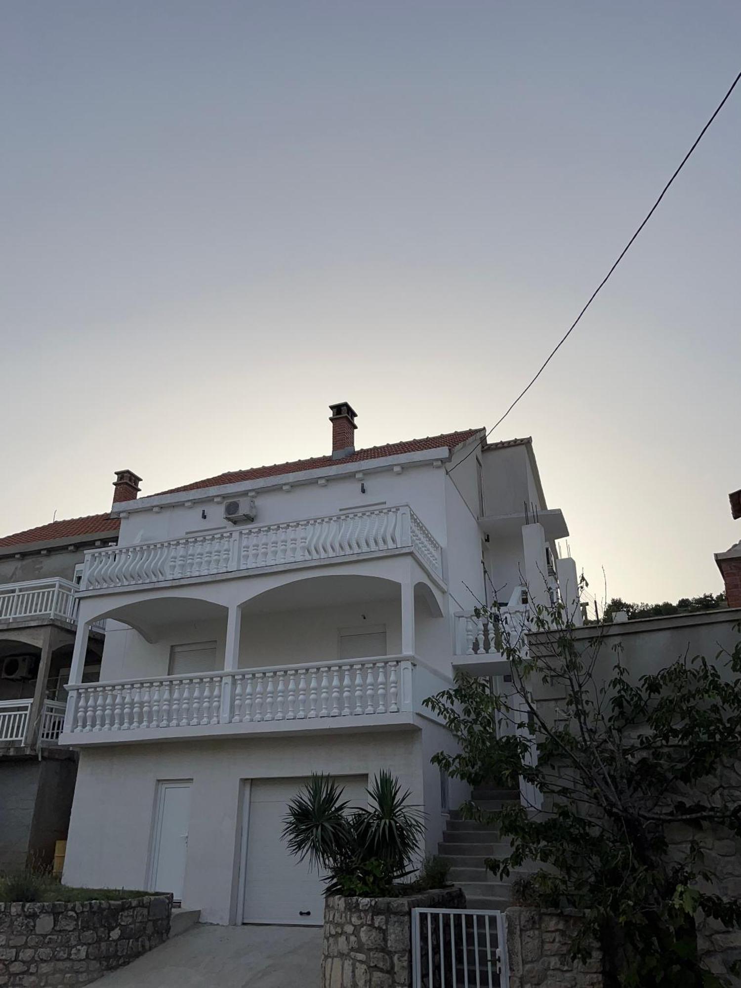 Twin Apartments Ivanica Luaran gambar